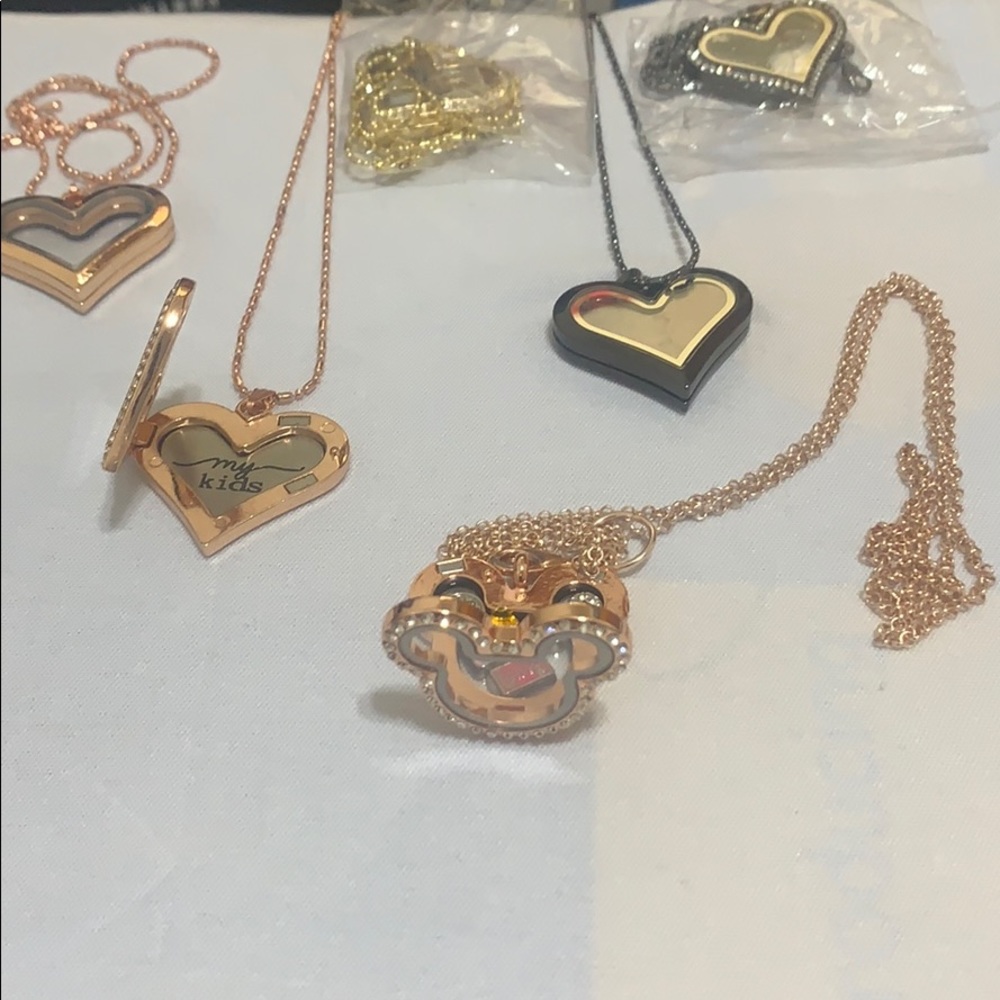 Floating Necklace - Picture 16 of 16